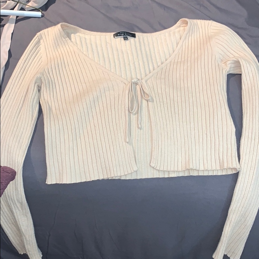 Long sleeve open tie top